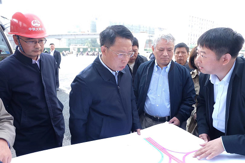 南昌市委副書記、市長劉建洋視察洪都大道快速化改造工程
